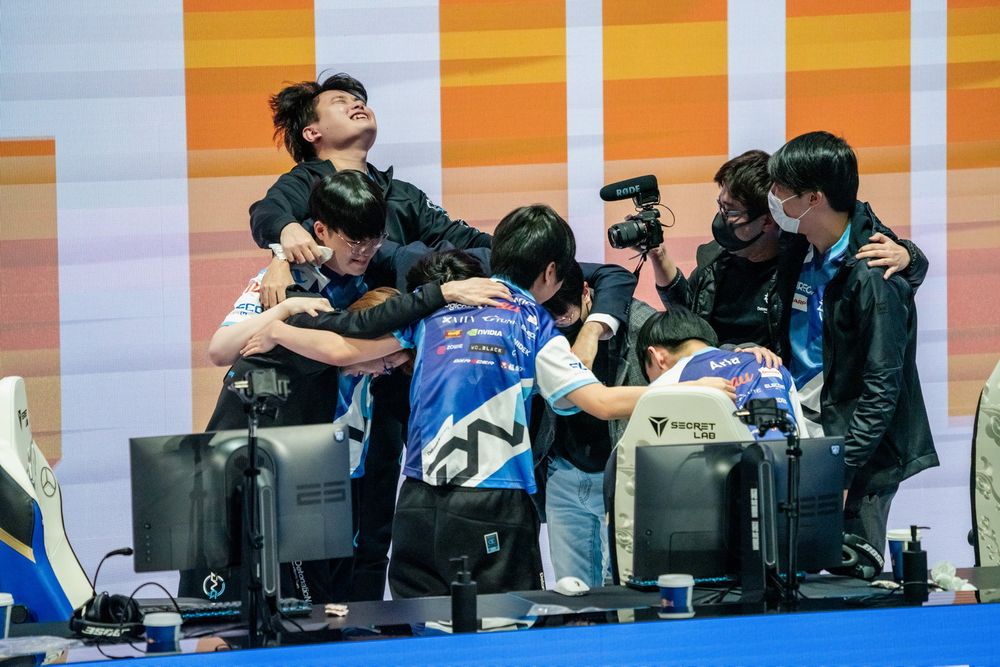《英雄联盟》DFM 战队创下日本赛区首度打进世界大赛小组赛新纪录